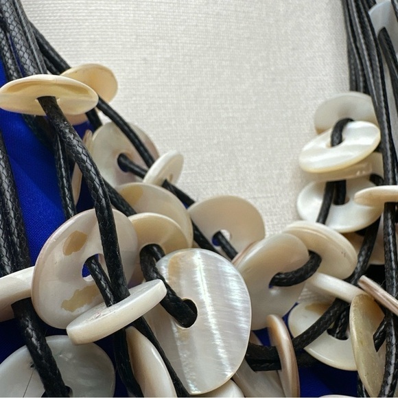 Necklace Round Shells Mother Of Pearl Multi Strand Bib Style Black Cord 5352 R - Picture 4 of 11